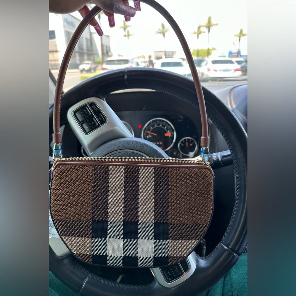 Mini Burberry Bag. Brand new/Never Worn